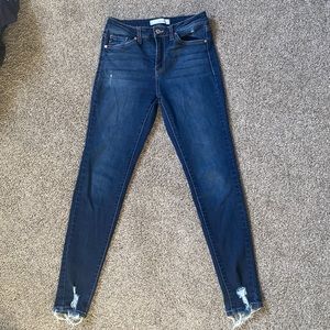 KanCan skinny jeans size 26 waist.